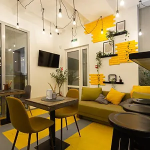 Stories Hub Aparthotel